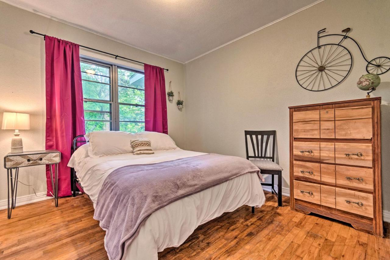 Centrally Located Hot Springs Home With Deck! 외부 사진